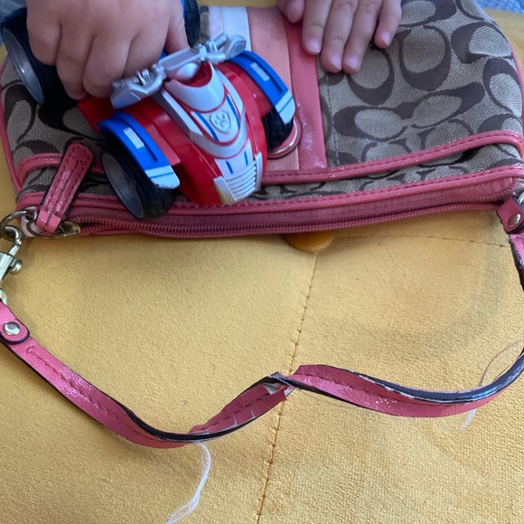 Authentic COACH wristlet - Picture 4 of 6